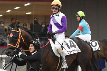 柴田善臣騎手が史上３人目のＪＲＡ通算２万２０００回騎乗達成