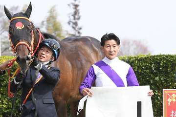 柴田善臣騎手が中山２ＲでＪＲＡ最年長勝利記録を更新