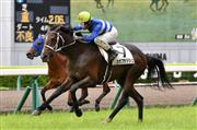 【福島５Ｒ・新馬】８番人気カガフラッシュが４角先頭から押し切る