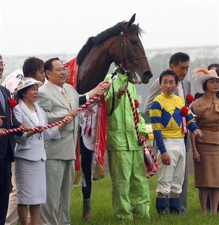 ロジの久米田オーナー、初年度の愛馬で栄冠