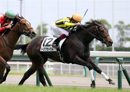 【２歳新馬】中京５Ｒ　トロワゼトワルが２番手から完勝　