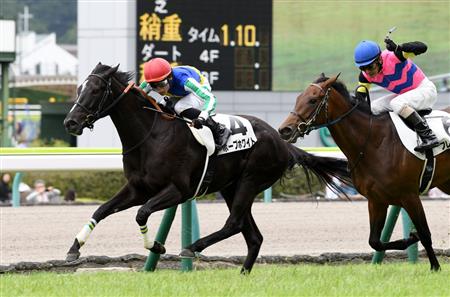 【２歳新馬】福島６Ｒ　ホープホワイト、先行競り勝つ