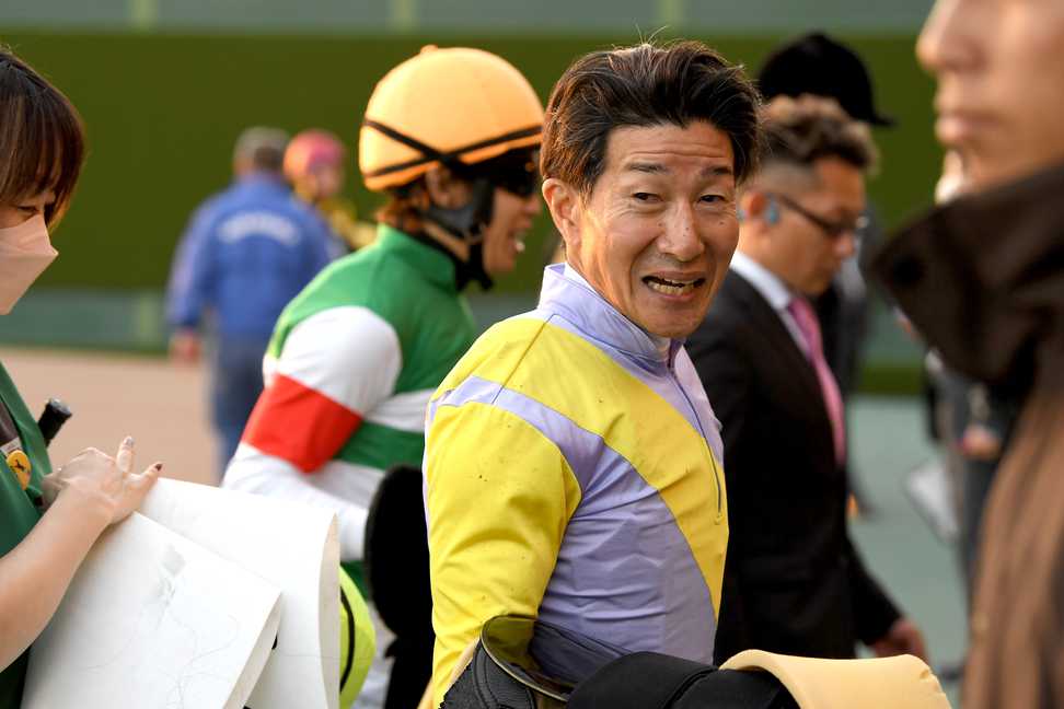 柴田善臣騎手が今年９勝目で最年長Ｖ記録を更新　「馬がその気になってくれた」