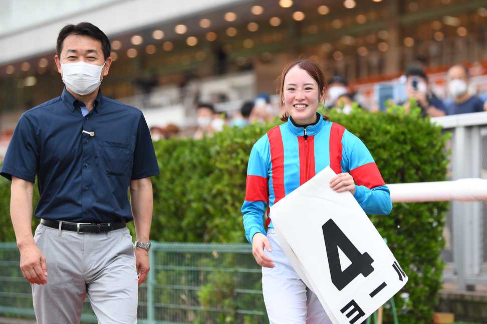 藤田菜七子騎手が２５歳バースデーから５日目でのＶに笑顔～今年５勝目