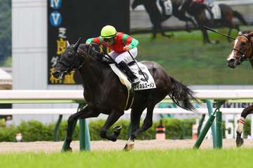 【２歳新馬】福島５Ｒ　マイネルズーメンが押し切り　柴田大騎手「えらい馬です」