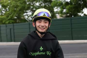 ルーキー長浜鴻緒騎手が“免許取得”で飛躍を誓う！？「函館でバンバン勝ちたいです」