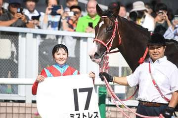 ミストレスが6馬身差で圧勝！いとこにコントレイル　古川奈穂騎手「追い出すとしっかり反応してくれました」