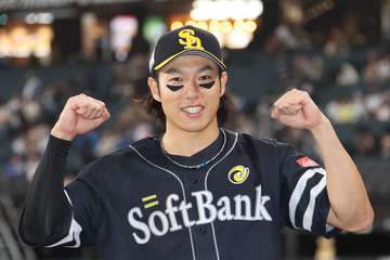 プロ野球・ソフトバンクホークスの柳田悠岐外野手がせりで１歳馬購買