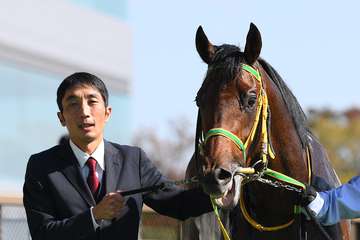 竹内正洋調教師がＪＲＡ通算１００勝