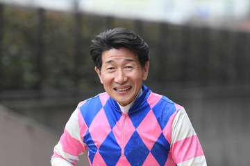 柴田善臣騎手が東京１ＲでＪＲＡ最年長勝利記録を更新