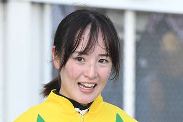 藤田菜七子の函館初参戦は４着「何とか１つ勝てるように頑張ります」