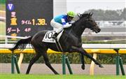 【東京５Ｒ・新馬】３番人気ヴィクトゥーラがインから抜け出し快勝